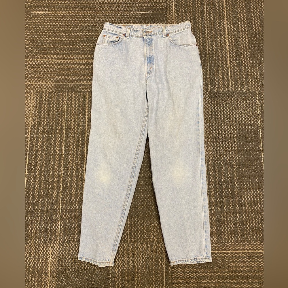 Vintage Levi’s Relaxed Fit Tapered Leg 550 Light Wash Jeans Size 12